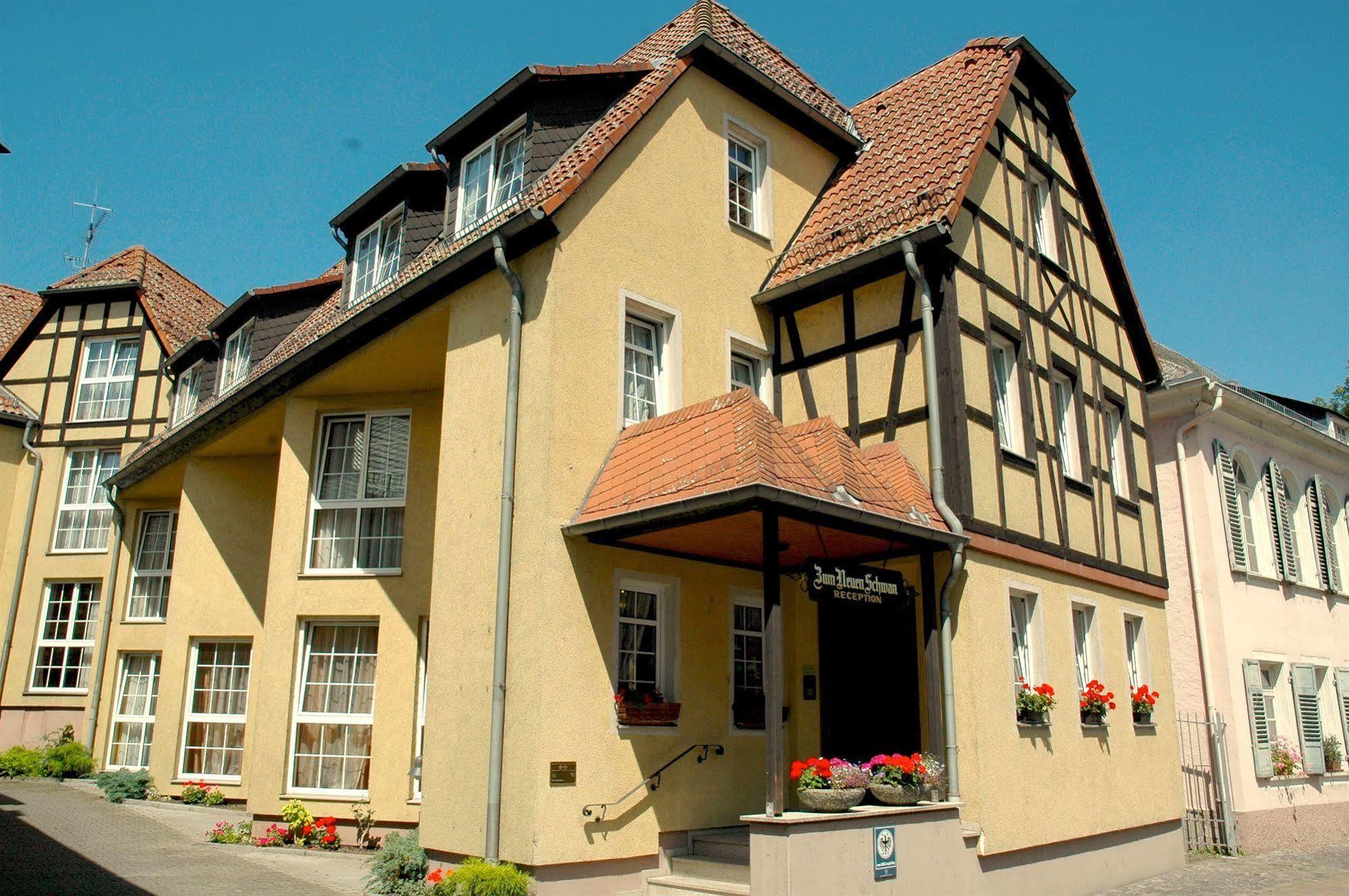 Hotel Zum neuen Schwan Walluf Exterior foto