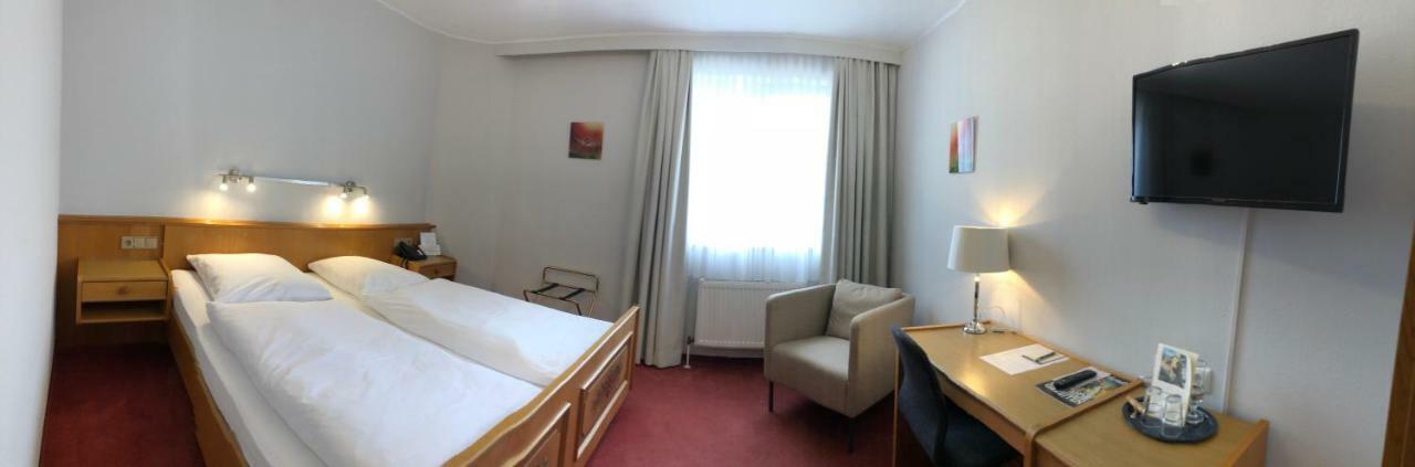 Hotel Zum neuen Schwan Walluf Exterior foto